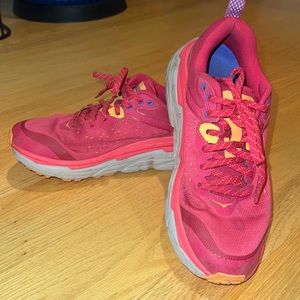 Womens Hoka Challenger ATR 6 - pink, size 8B (wide)